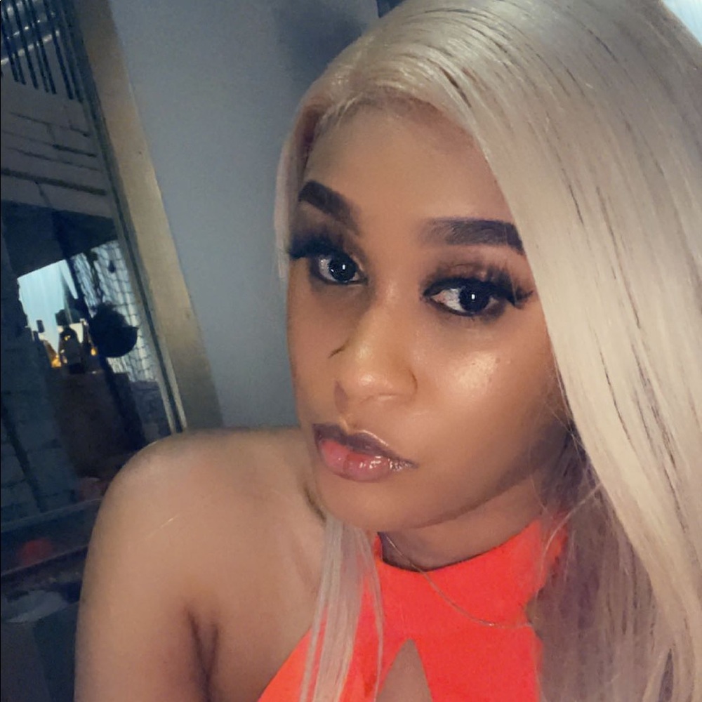 Meet your Posher, Pamela